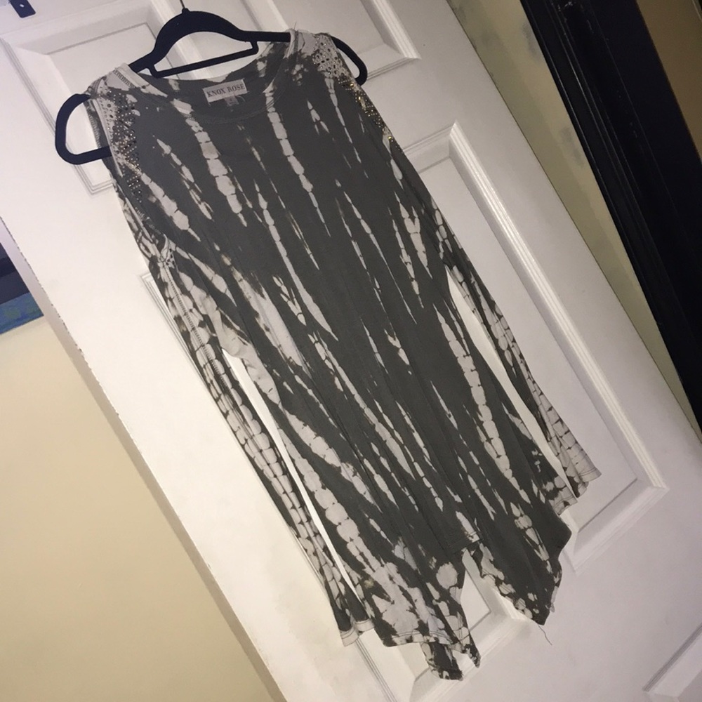 Knox Rose Open shoulder flowy tye dye top